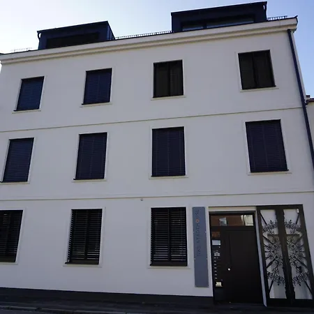 Stadthouse 호텔 *