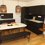 Stadthouse מלון *
